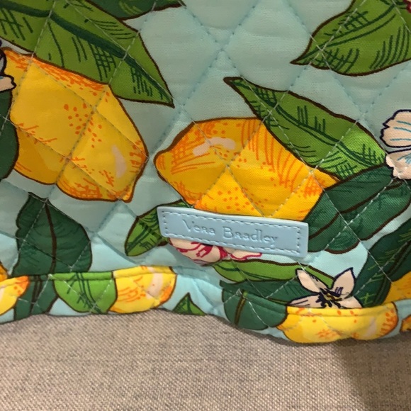 ‼️holiday sale-FIRM‼️ NWT vera bradley large travel duffel lemon grove - Picture 5 of 10
